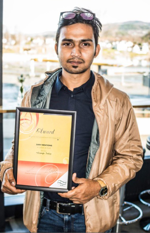 Hemanta Sadeek with Award